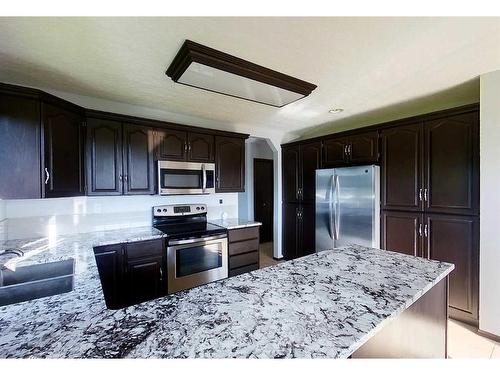 18321 Highway 16 E, Rural Yellowhead County, AB - Indoor Photo Showing Kitchen