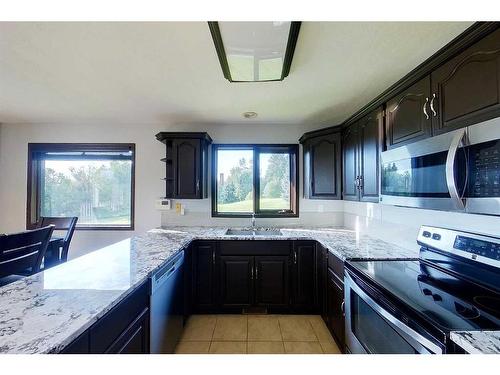 18321 Highway 16 E, Rural Yellowhead County, AB - Indoor Photo Showing Kitchen With Upgraded Kitchen