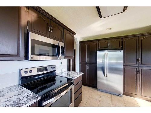 18321 Highway 16 E, Rural Yellowhead County, AB - Indoor Photo Showing Kitchen