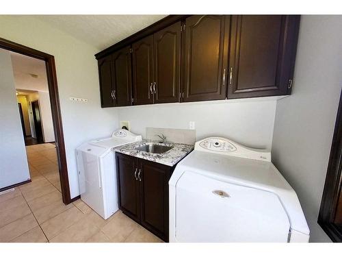 18321 Highway 16 E, Rural Yellowhead County, AB - Indoor Photo Showing Laundry Room