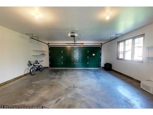 18321 Highway 16 E, Rural Yellowhead County, AB - Indoor Photo Showing Garage