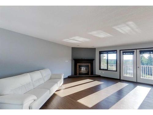 18321 Highway 16 E, Rural Yellowhead County, AB - Indoor Photo Showing Living Room With Fireplace