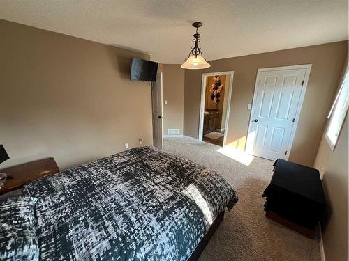 106 Muldoon Crescent, Hinton, AB - Indoor Photo Showing Bedroom