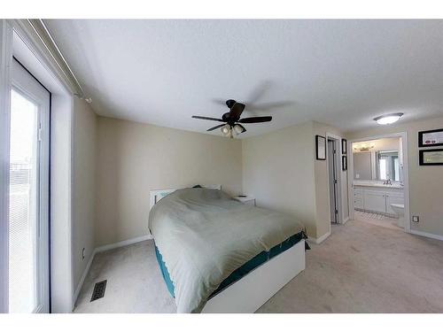 601 1A Avenue Sw, Slave Lake, AB - Indoor Photo Showing Bedroom