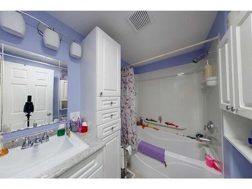 601 1A Avenue Sw, Slave Lake, AB - Indoor Photo Showing Bathroom