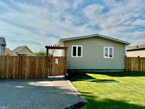 601 1A Avenue Sw, Slave Lake, AB - Outdoor