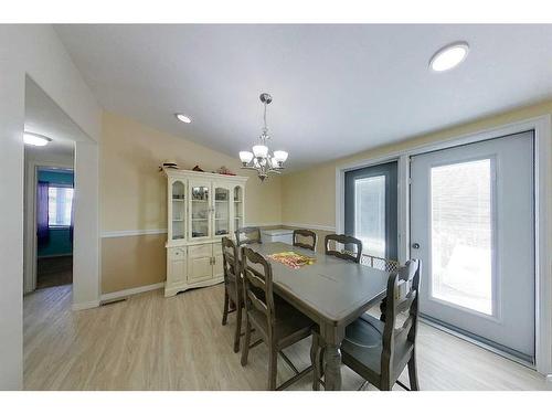 601 1A Avenue Sw, Slave Lake, AB - Indoor Photo Showing Dining Room