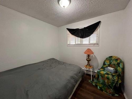 4816 A&B 54 Street, Athabasca, AB - Indoor Photo Showing Bedroom