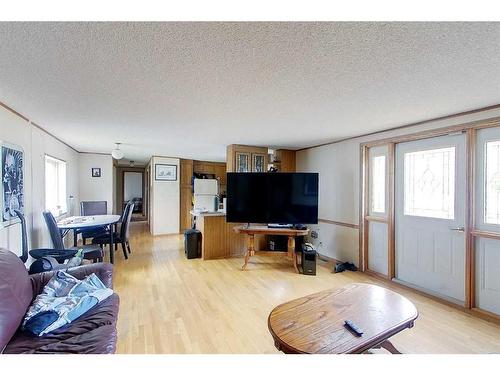 2756 Strawberry Lane, Wabasca, AB - Indoor Photo Showing Living Room