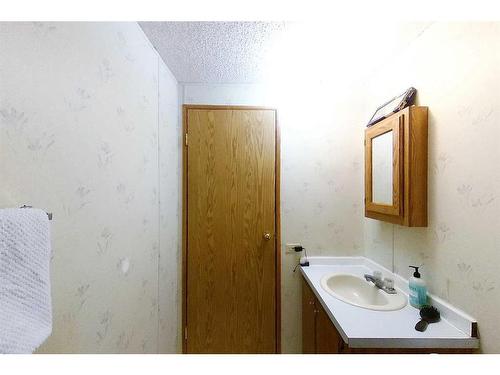 2756 Strawberry Lane, Wabasca, AB - Indoor Photo Showing Bathroom