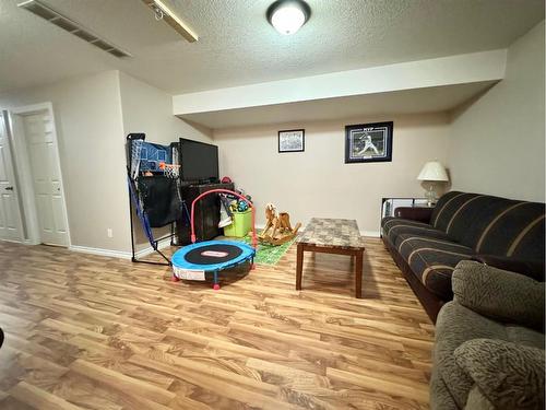 12-9 Leedy Drive, Whitecourt, AB - Indoor