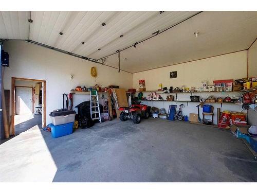 17506 Township Road 540, Rural Yellowhead County, AB - Indoor Photo Showing Garage