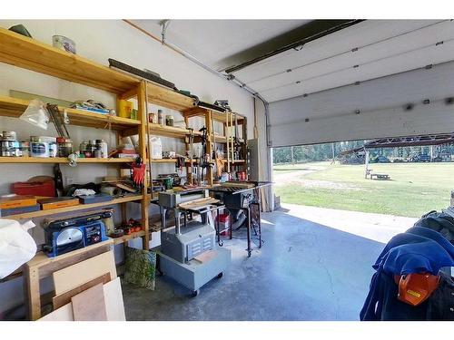 17506 Township Road 540, Rural Yellowhead County, AB - Indoor Photo Showing Garage