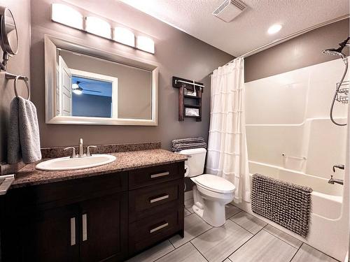 47 Riverstone Road, Whitecourt, AB - Indoor Photo Showing Bathroom