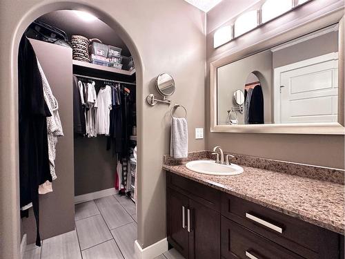 47 Riverstone Road, Whitecourt, AB - Indoor Photo Showing Bathroom