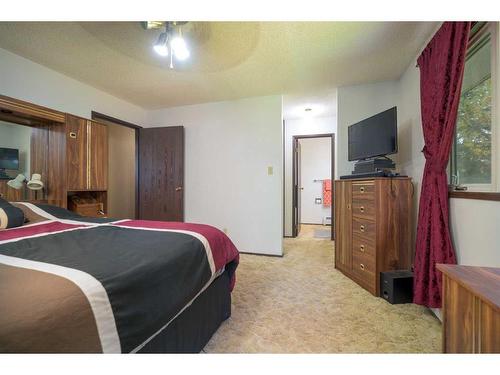 224018 Township Road 672, Rural Athabasca County, AB - Indoor Photo Showing Bedroom