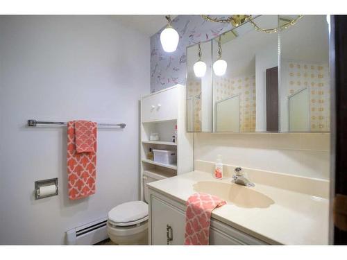 224018 Township Road 672, Rural Athabasca County, AB - Indoor Photo Showing Bathroom