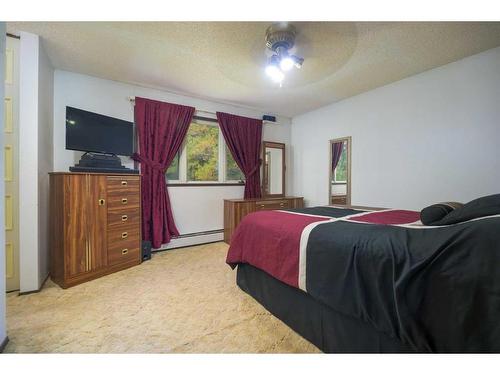 224018 Township Road 672, Rural Athabasca County, AB - Indoor Photo Showing Bedroom