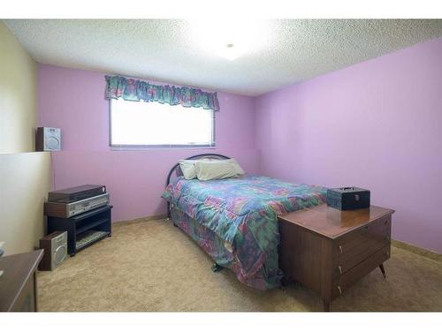 224018 Township Road 672, Rural Athabasca County, AB - Indoor Photo Showing Bedroom