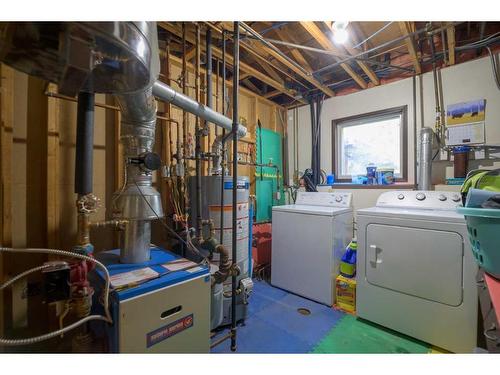 224018 Township Road 672, Rural Athabasca County, AB - Indoor Photo Showing Laundry Room