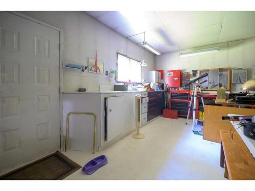 224018 Township Road 672, Rural Athabasca County, AB - Indoor Photo Showing Laundry Room