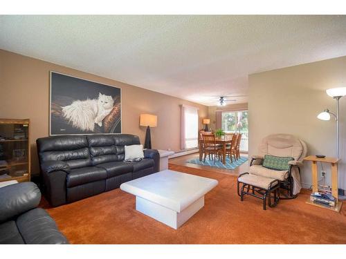 224018 Township Road 672, Rural Athabasca County, AB - Indoor Photo Showing Living Room