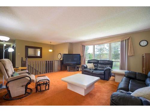 224018 Township Road 672, Rural Athabasca County, AB - Indoor Photo Showing Living Room