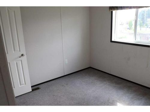 810 52 Street, Edson, AB - Indoor Photo Showing Other Room