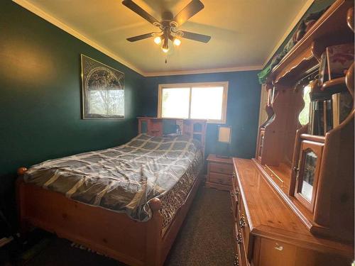 5004 52Nd Avenue, Peers, AB - Indoor Photo Showing Bedroom