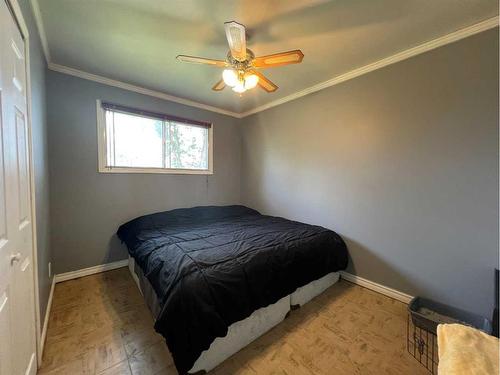 5004 52Nd Avenue, Peers, AB - Indoor Photo Showing Bedroom