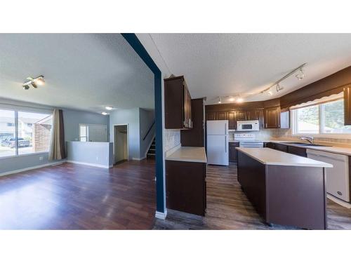 5611 48 Street, Whitecourt, AB - Indoor Photo Showing Kitchen