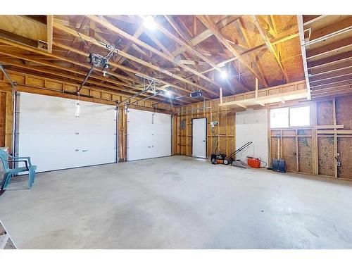 305 7 Street Se, Slave Lake, AB - Indoor Photo Showing Garage