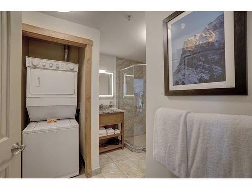 213-190 Kananaskis Way, Canmore, AB - Indoor Photo Showing Laundry Room