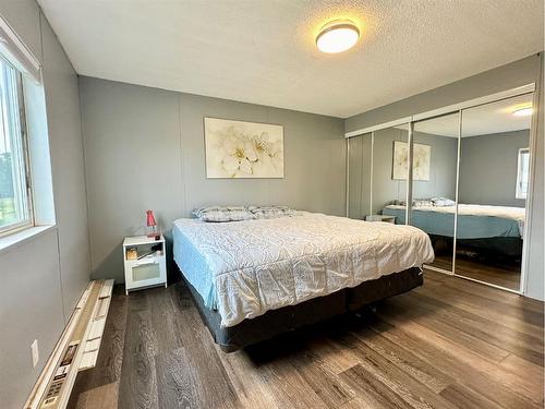 571010 Range Road 100, Rural Woodlands County, AB - Indoor Photo Showing Bedroom