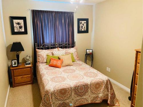 25-9 Leedy Drive, Whitecourt, AB - Indoor Photo Showing Bedroom