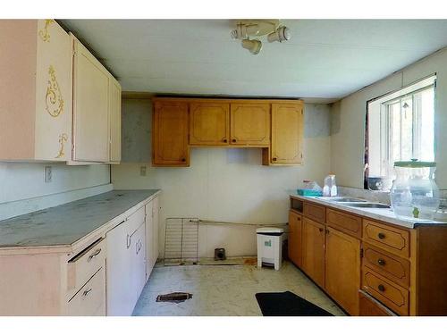 715013 Range Road 264, Rural Lesser Slave River No. 124, M.D. Of, AB - Indoor Photo Showing Kitchen With Double Sink