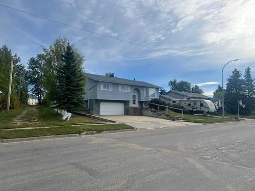 10530 106 Street, Grande Cache, AB - Outdoor