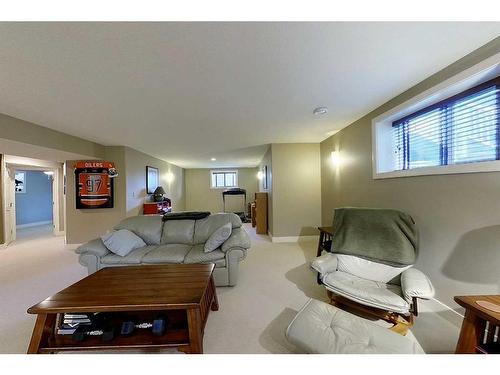 910 62 Street, Edson, AB - Indoor Photo Showing Living Room