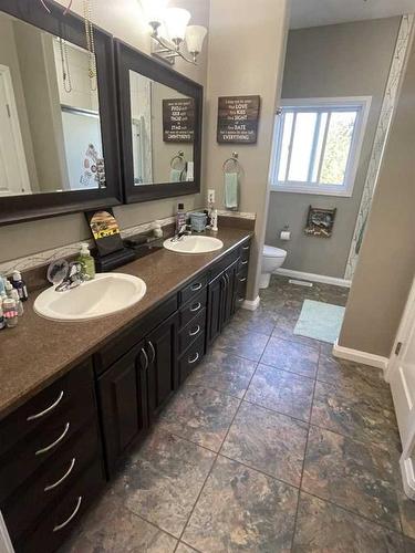 11-120053 Township Road 584, Rural Woodlands County, AB - Indoor Photo Showing Bathroom