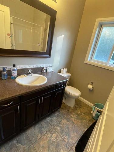 11-120053 Township Road 584, Rural Woodlands County, AB - Indoor Photo Showing Bathroom