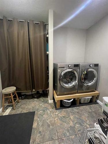 11-120053 Township Road 584, Rural Woodlands County, AB - Indoor Photo Showing Laundry Room