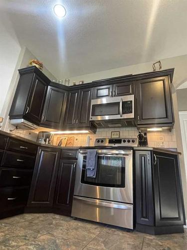 11-120053 Township Road 584, Rural Woodlands County, AB - Indoor Photo Showing Kitchen