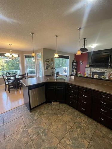 11-120053 Township Road 584, Rural Woodlands County, AB - Indoor Photo Showing Kitchen