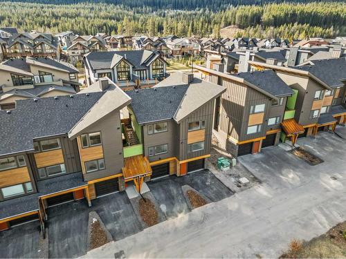 302H-209 Stewart Creek Rise, Canmore, AB - Outdoor