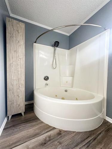 3 Karlzen Court, Whitecourt, AB - Indoor Photo Showing Bathroom