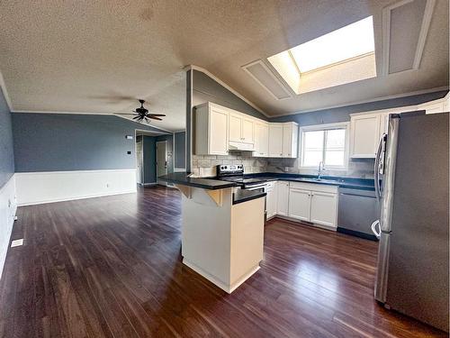 3 Karlzen Court, Whitecourt, AB - Indoor Photo Showing Kitchen With Double Sink