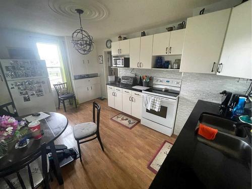 4820 17 Avenue, Edson, AB - Indoor Photo Showing Kitchen