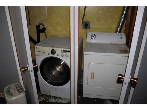 2-53114 Highway 31, Rural Parkland County, AB - Indoor Photo Showing Laundry Room