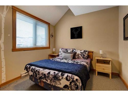 326-109 Montane Road, Canmore, AB - Indoor Photo Showing Bedroom