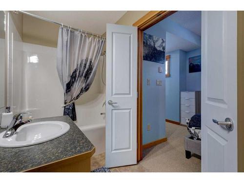 326-109 Montane Road, Canmore, AB - Indoor Photo Showing Bathroom